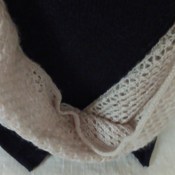 Soft Weave Beautiful Eternity Scarf/Shawl - Picture 3 of 6